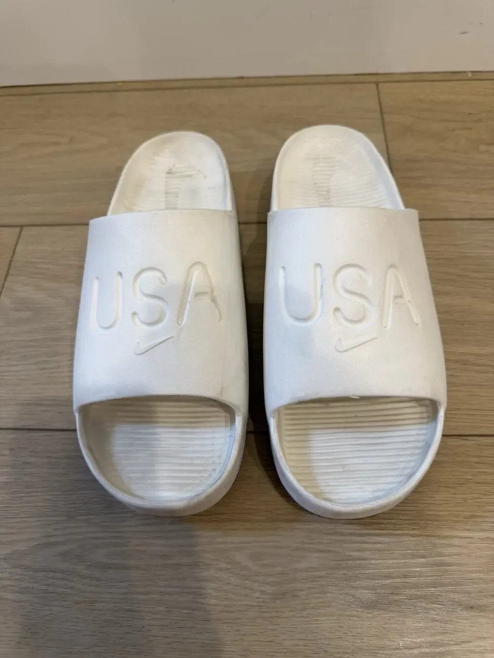 NIKE USA Calm Slide 
